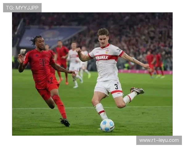 莱默尔脚后跟巧射破门,拜仁开场流畅配合撕开斯图加特防线